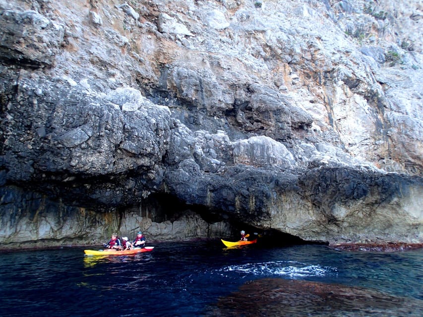 Pollença: Kayak Discovery – Snorkeling and Caves - Cliff jumping, with no pressure to join