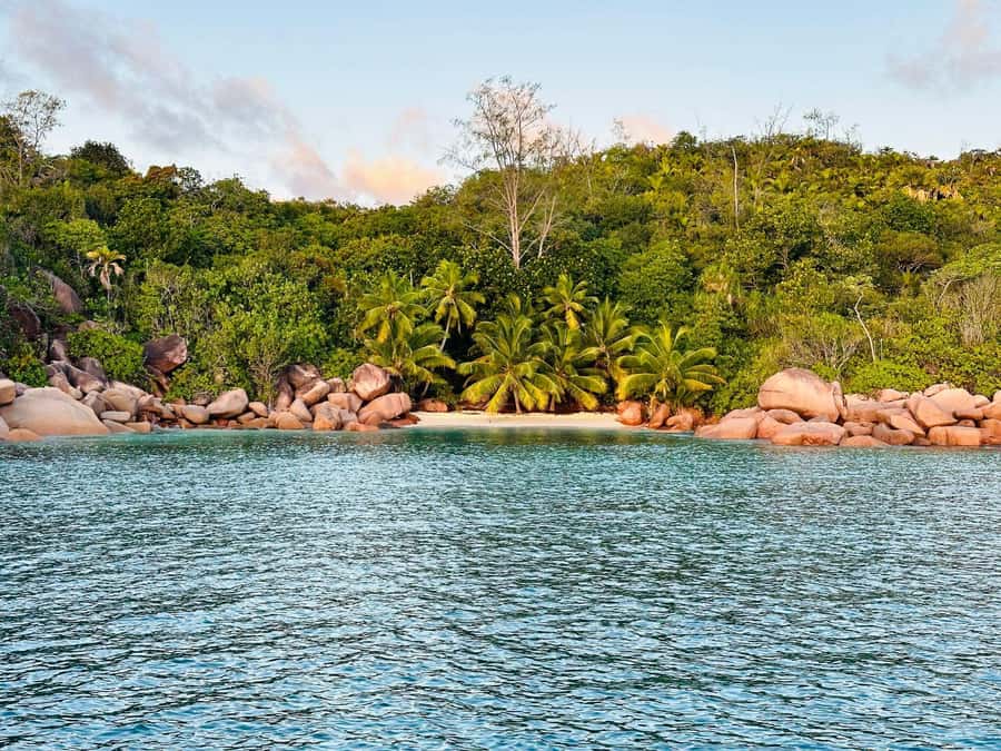 Praslin: Curieuse & St-Pierre Boat Adventure with Snorkeling - What to expect at St. Pierre Marine Park