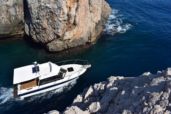 Private boat tour - caves, snorkeling, bays and beaches - Snorkeling in quiet water