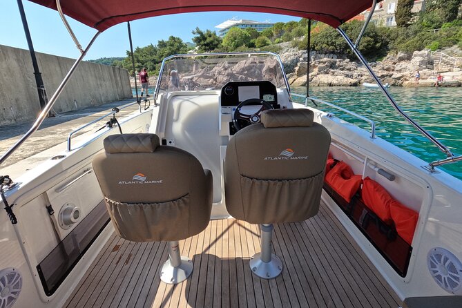 Private luxury speedboat tour-Islands, caves, beaches, snorkeling - What is included, and what will cost extra