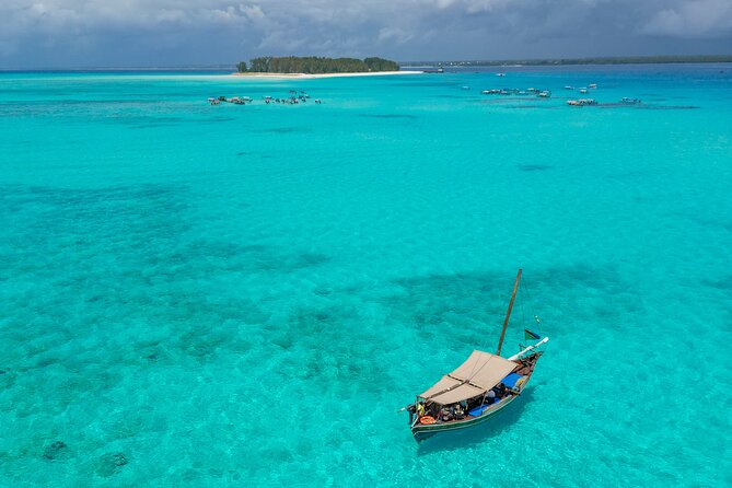 Private/Sharing: Snorkeling with Dolphins Sandbank in Mnemba - Sailing from Kendwa at 9 a.m.