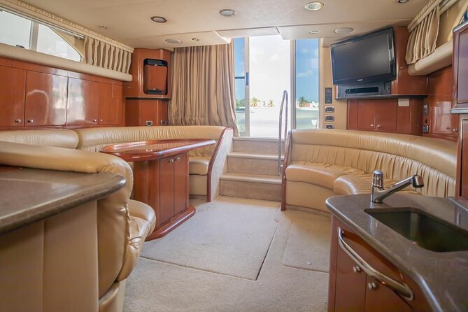 Private Yacht - 46 ft SeaRay Cancun Bay Snorkel 23P4 - Who will enjoy this yacht most?