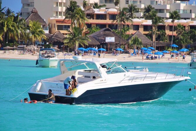 Private Yacht 46ft Sea Ray Snorkel up to 15 pax 23P2 - The party atmosphere and onboard service