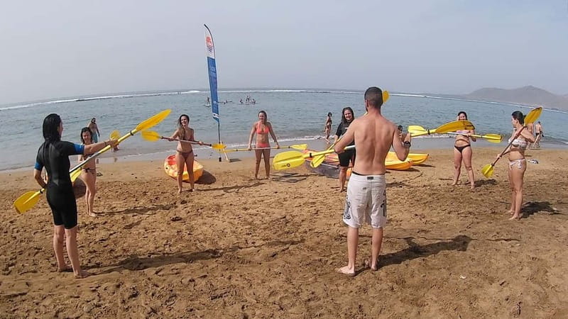 Puerto Mogán: Guided Adventure Kayak Tour in Caves & Snorkel - Paddling below the volcanic cliffs