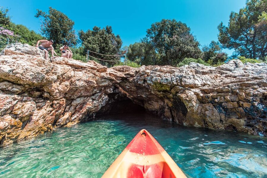 Pula: Kayak Adventure with Cave & Island Snorkeling - What the guide adds to the experience