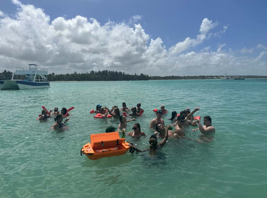 Punta Cana: Booze Cruise with Snorkel and Natural Pool Stop - Timing, group size, and weather