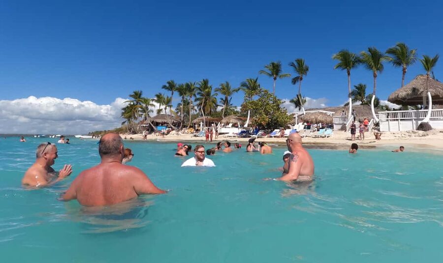 Punta Cana: Catalina Island Trip with Snorkeling - One hour above Catalina Island’s reef