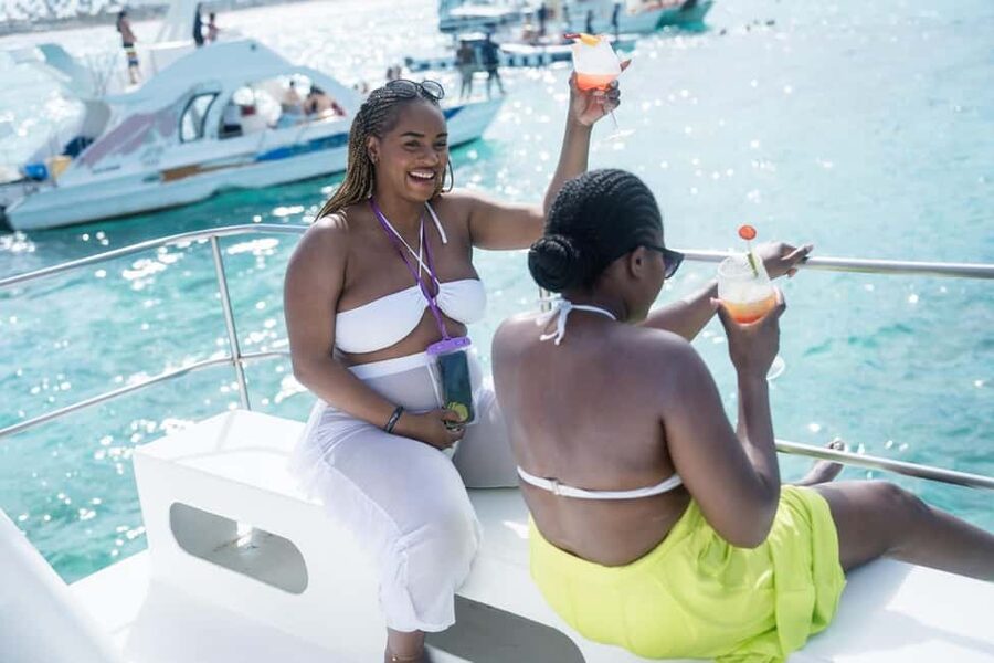 Punta Cana: Catamaran Tour with Reef Snorkeling and Open Bar - Pickup and group size affect the feel
