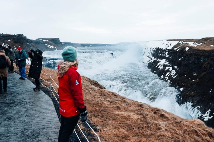 Reykjavík: Golden Circle and Silfra Snorkeling Combo Tour - A full day with two different tour teams