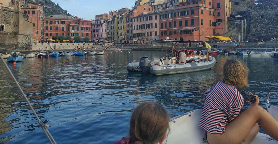 Riomaggiore: Cinque Terre Daytime Cruise with Snorkeling - What the small group adds
