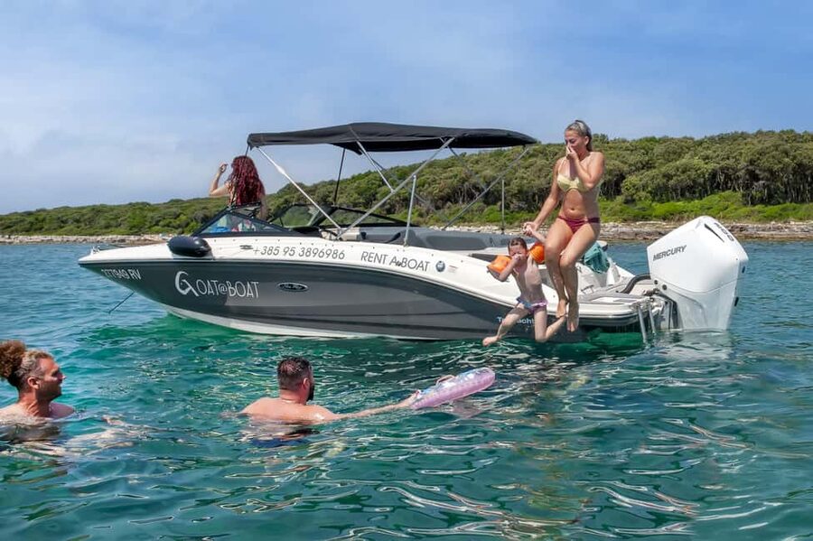 Rovinj: Luxury Island Hopping with Swimming & Snorkeling - Why this short boat ride works so well in Rovinj