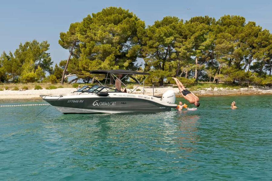 Rovinj: Luxury Island Hopping with Swimming & Snorkeling - Figarola, a shady pause for swimming and drinks