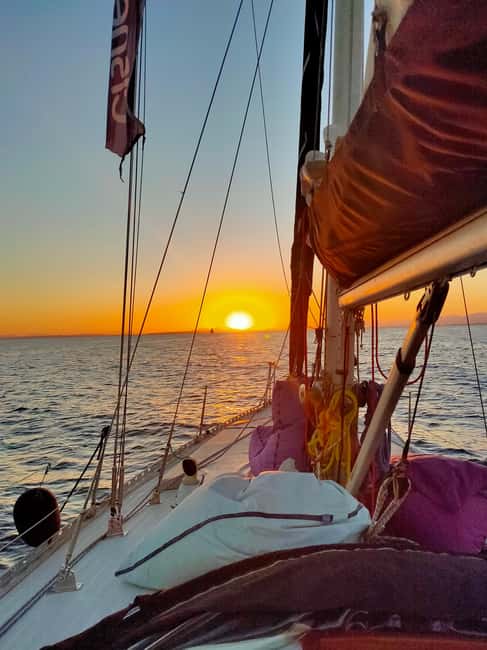 Santa Pola: Sail to Tabarca, snorkel, and enjoy sunset with a tasting - Anchoring near Tabarca for swimming and snorkeling