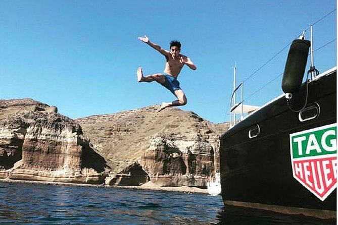 Santorini: Adventurous Catamaran Experience with Snorkeling - Why this catamaran cruise works well in Santorini
