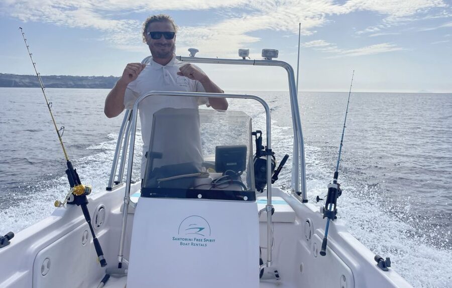 Santorini: License-Free Boat Rental with Snorkeling Gear - Who should book this boat rental