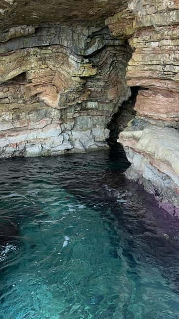 Saranda:Boat Tour to Kroreza with snorkelling,&umbrellas - Getting to Limani harbour without a scramble