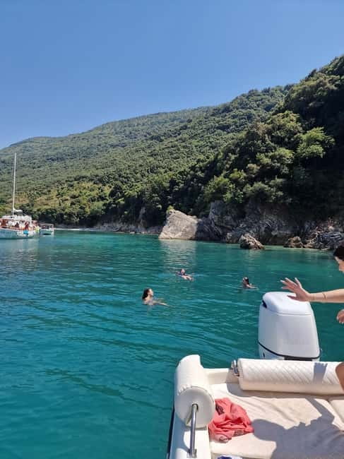 Sarande: Boat Tour to Krorez with Snorkle&Drinks&Swimming - The skippers make a real difference