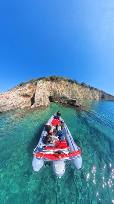 Sarandë: Boat Tour to Kroreza with Snorkel and free Umbrella - Leaving Sarandë for the Ionian coast