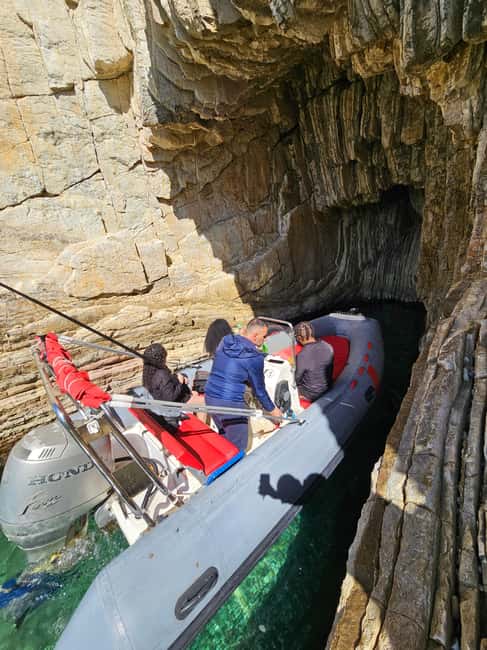 Sarandë: Boat Tour to Kroreza with Snorkel and free Umbrella - What the $34 price really buys you