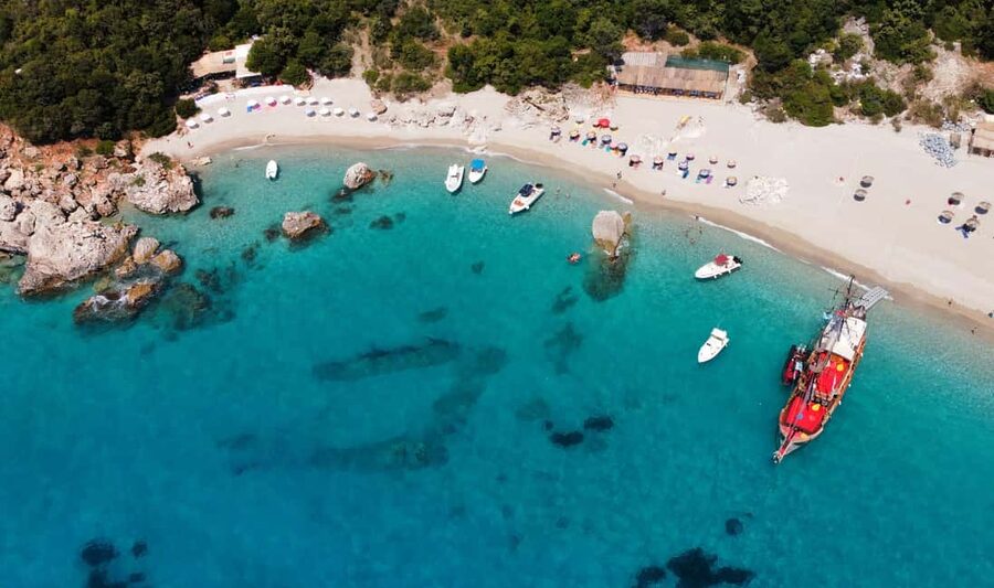 Sarandë: Boat Tour to Kroreza with Snorkel and free Umbrella - Miloti Cave and the first look at the coast