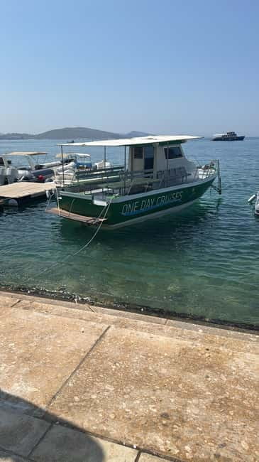 Sarandë:Boat Tour to Kroreza with snorkelling & umbrellas - Krorezë Beach is the main event