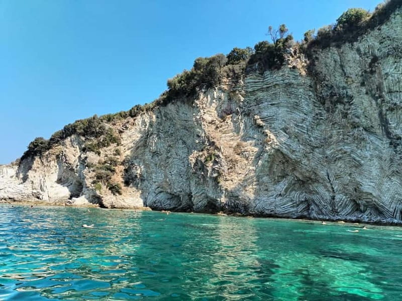 Sarandë:Boat Tour to Kroreza with snorkelling & umbrellas - Qefal and Kakome bring more water time