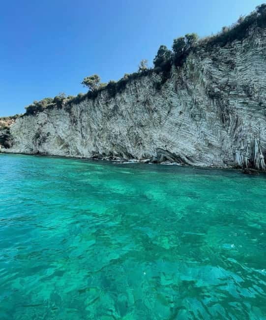 Sarandë:Krorez Boat Tour with Free Umbrella&Snorkelling mask - Soldiers Bay, Pllakator Cliffs, and Qefal
