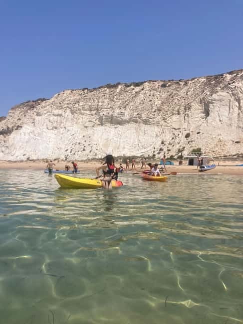 SCALA DEI TURCHI KAYAK TOUR & SNORKELING: Avventura in mare - Paddling the first 20 minutes toward the cliff