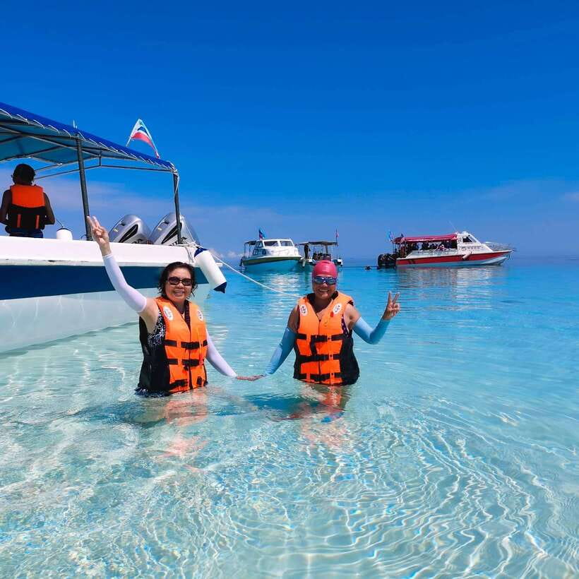 Semporna: Explore 3 Islands Tour Snorkel or Dive & Lunch - Boat travel, comfort, and group size