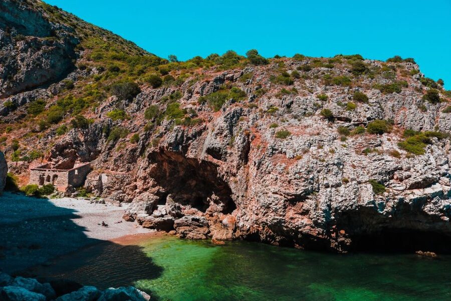 Sesimbra: Arrábida Beaches & Caves Boat Tour with Snorkeling - Arrábida Natural Park from the water