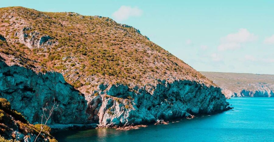 Sesimbra: Arrábida Beaches & Caves Boat Tour with Snorkeling - Ribeiro do Cavalo, the remote beach stop