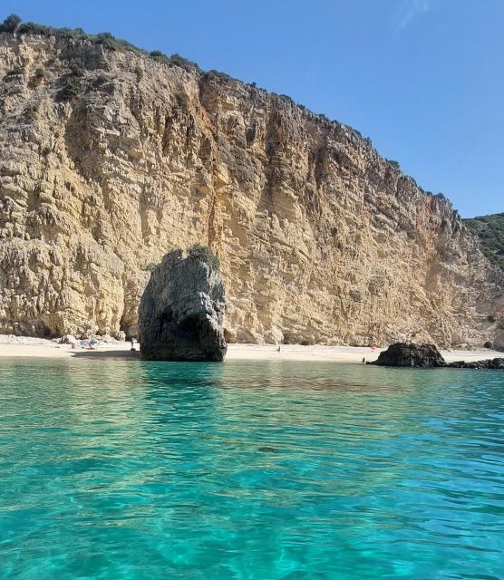 Sesimbra: Secret Bays and Beaches Boat Tour with Snorkeling - Snorkeling in Professor Luiz Saldanha Marine Park