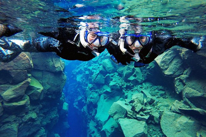 Silfra Drysuit Snorkeling Tour with Free Photos - From Reykjavik - The 30 to 40 minutes in the fissure