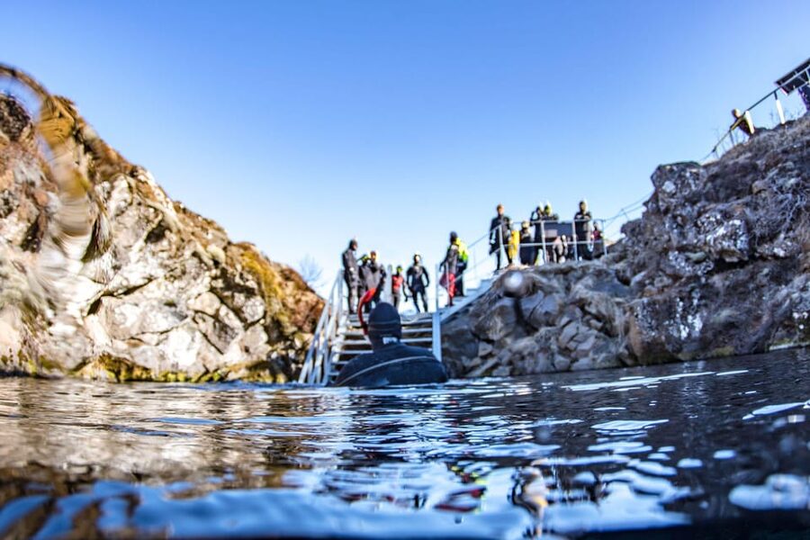 Silfra: Snorkeling Tour Between Tectonic Plates - Getting to the Silfra meeting point