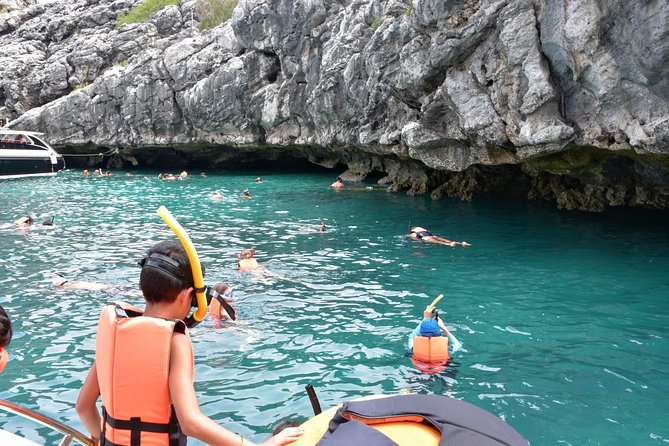 Snorkel and Kayak Tour to Angthong Marine Park by Speedboat from Koh Samui - Koh Wua Talap: beach time, lunch, and the optional climb
