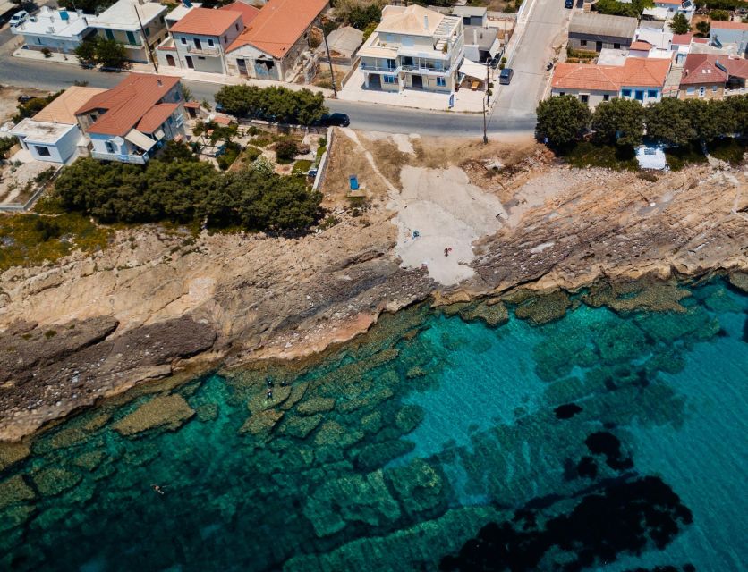 Snorkeling guided tour in beautiful Marathopoli - Walking into Skalákia Rocky Beach