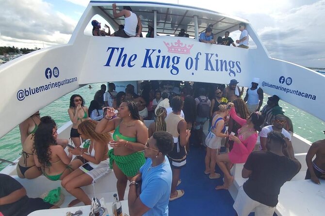 Sosua Party Boat - Snorkeling + Snack +BBQ Food and Drinks - BBQ, drinks, and the party atmosphere