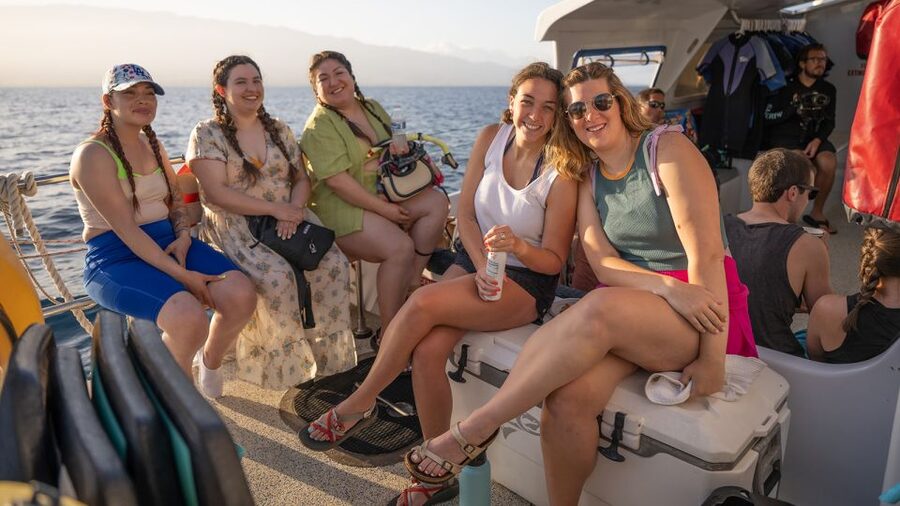 South Maui: Molokini & Turtle Town Snorkeling Tour with Meal - Who should book this Molokini tour?