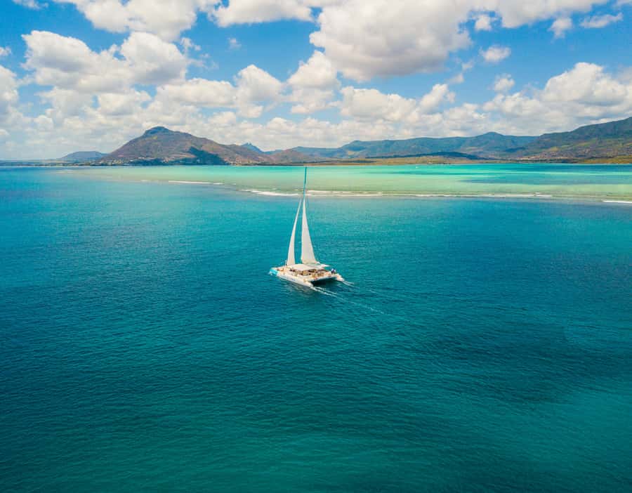 Southwest of Mauritius: Catamaran Cruise w/ Snorkeling - Lunch on the Catamaran Around Noon