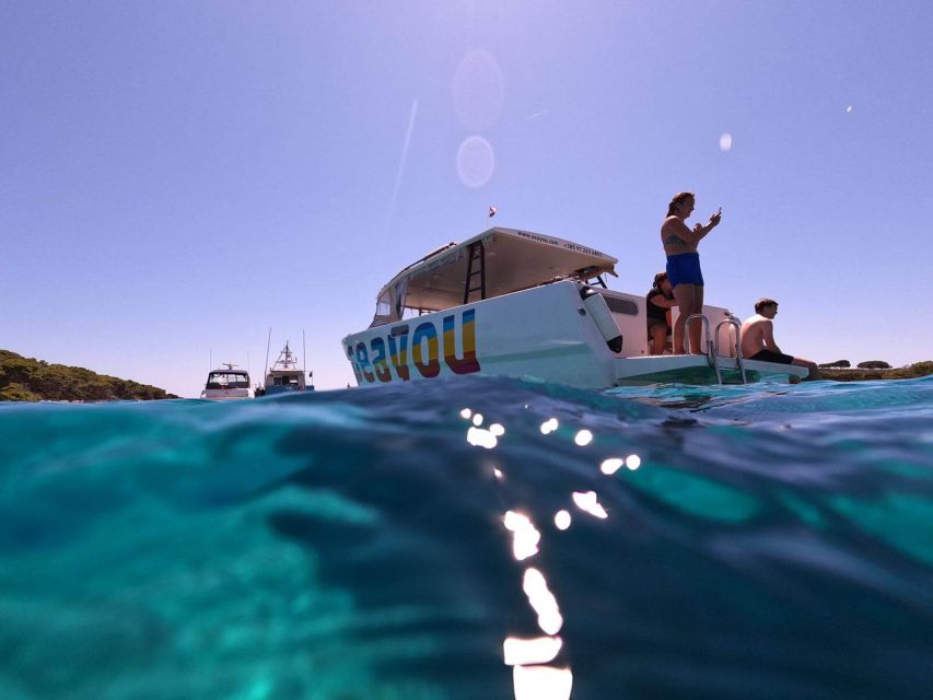 Split: Bisevo, Vis, and Hvar Boat Tour with Snorkel Stops - Budikovac and the Blue Lagoon swimming stop