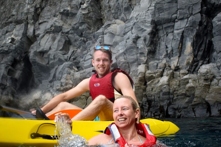 Tenerife: Kayak and Snorkel with Turtles, Wetsuits Included - The short stop at Cueva de los Enamorados