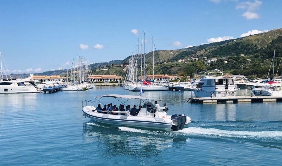 Tropea: Capo Vaticano Boat Trip with Snorkeling & Drink - Key points at a glance