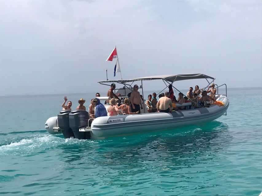 Tropea: Capo Vaticano Boat Trip with Snorkeling & Drink - Riaci Bay on the return journey