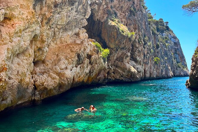 Uncharted Caves & Snorkelling Heaven: Cala Granadella Kayak Tour - Why Playa Granadella is the right launch point