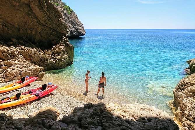 Uncharted Caves & Snorkelling Heaven: Cala Granadella Kayak Tour - Setting out with the Siesta Advisor team