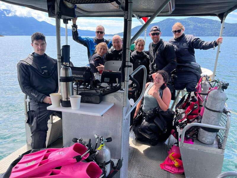 Vancouver: Snorkeling Seals Kayaking Scenic Boat Tour - How the small group changes the experience