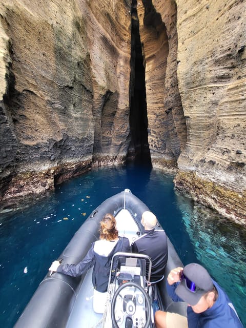 Vila Franca do Campo: Meio dia veleiro privado c/snorkeling - Stand-up paddleboarding and choosing your own pace