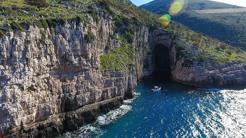 Vlore: Haxhi Ali Cave, Karaburun Speedboat Tour & Snorkeling - Guides, music, and the feel of the trip