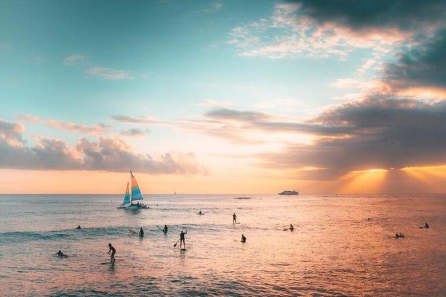 Waikiki Beach: Turtle Snorkeling and Sailing on Hāwea - The sail back along Waikiki’s coast