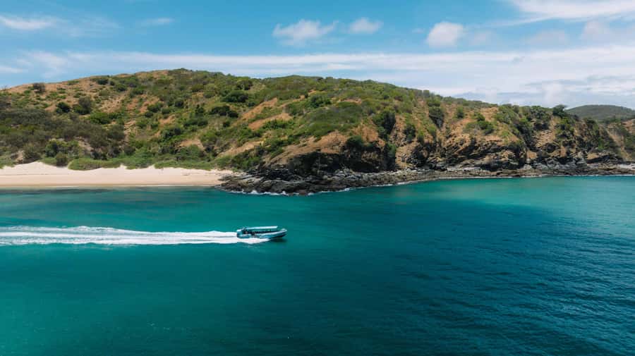 Yeppoon: Great Keppel Island Fast Boat Snorkel & Lunch Tour - White sand, short walks and room to slow down